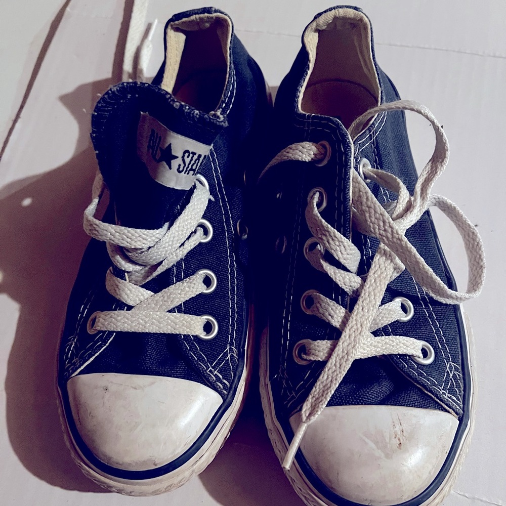 Kids converse